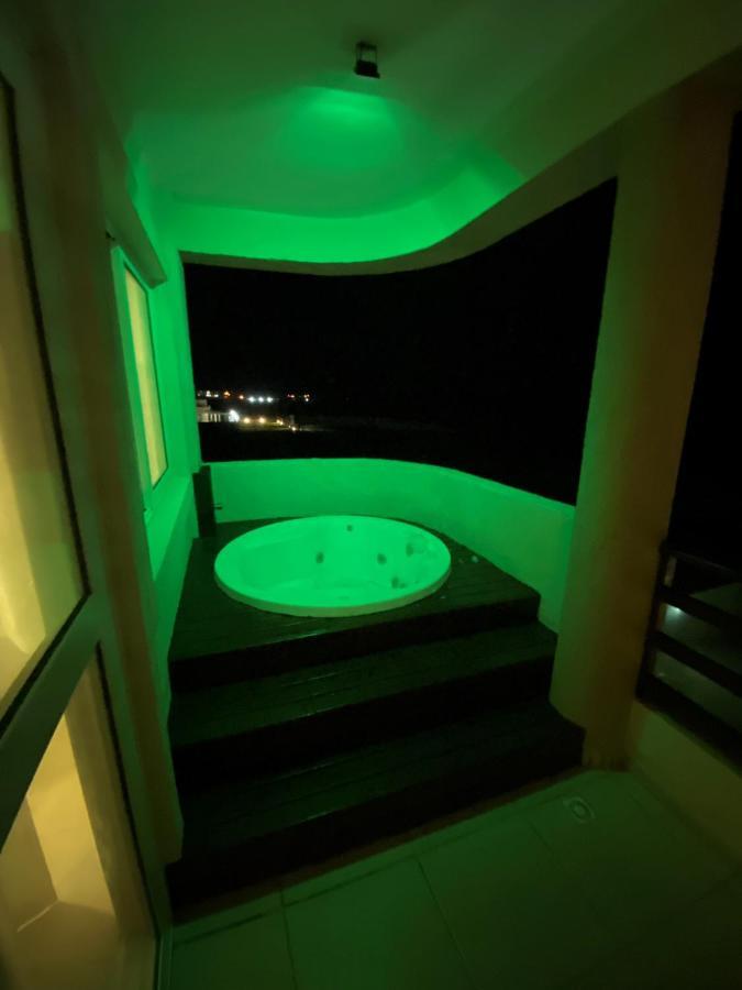 Beachfront Apt & Jacuzzi Taiba Exterior photo
